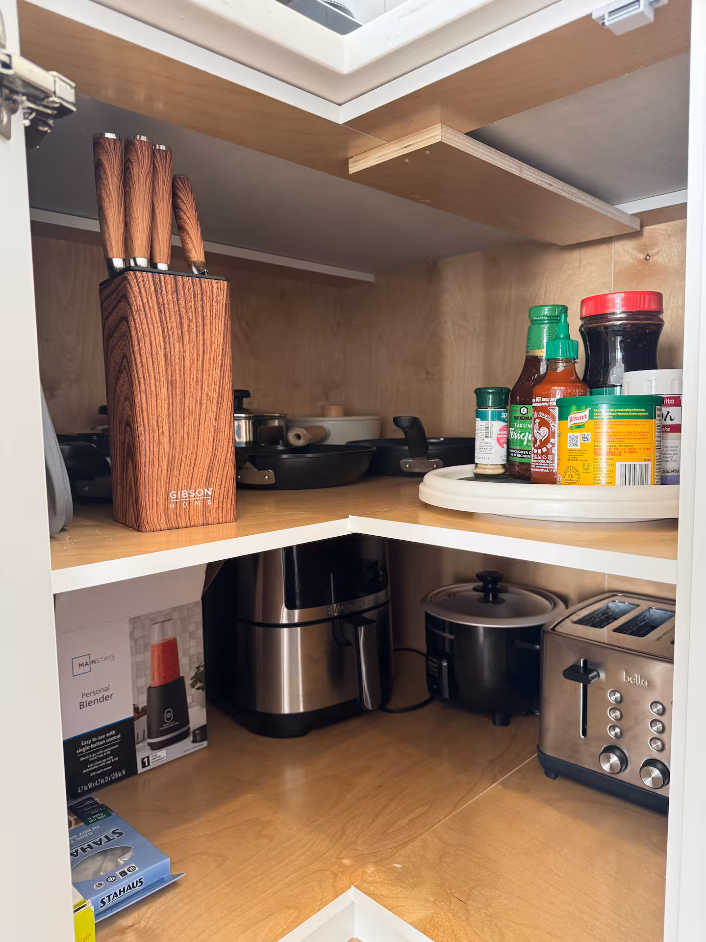 Kitchen amenities 1